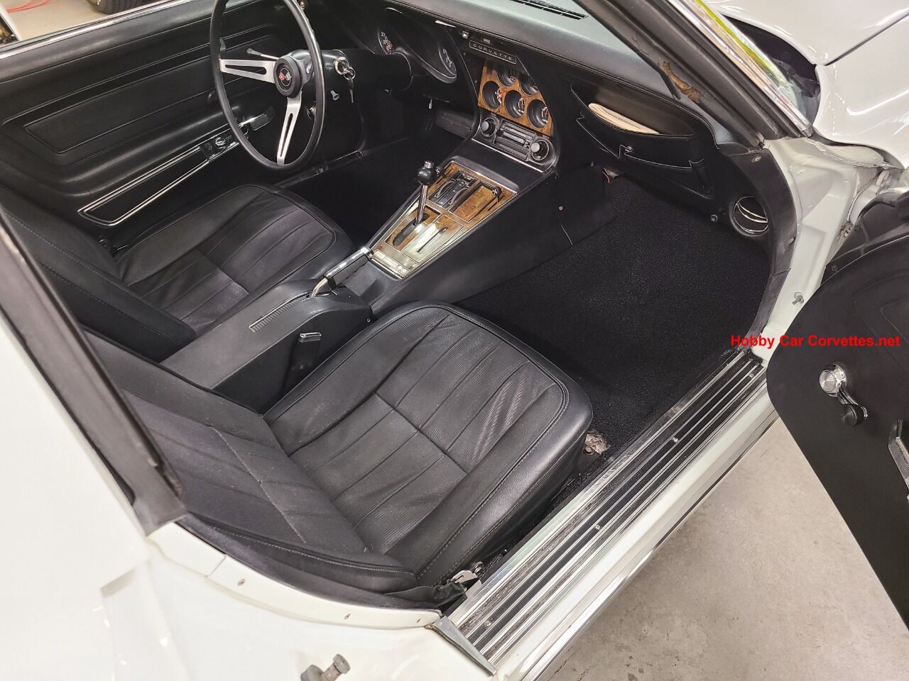 1975 Chevrolet Corvette 13