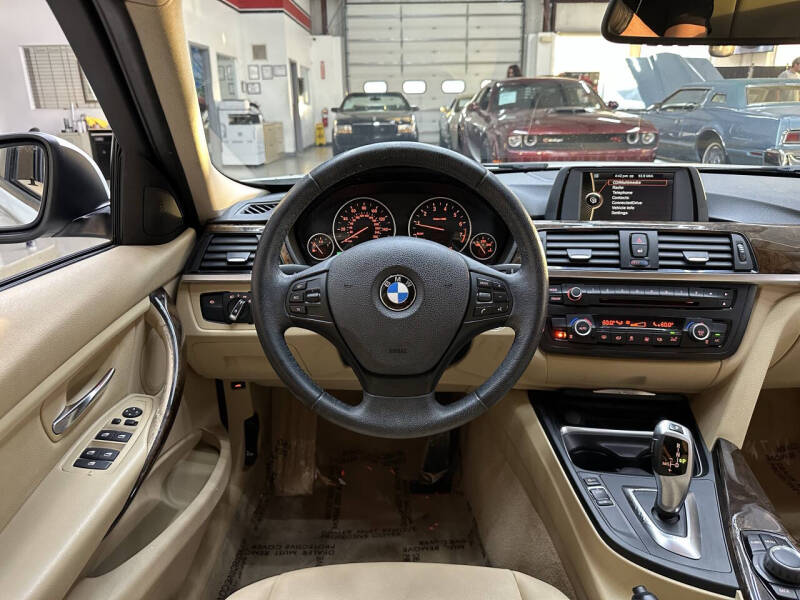 2014 BMW 3 Series 320i