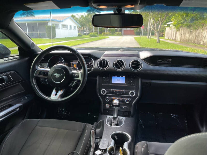 2020 Ford Mustang EcoBoost