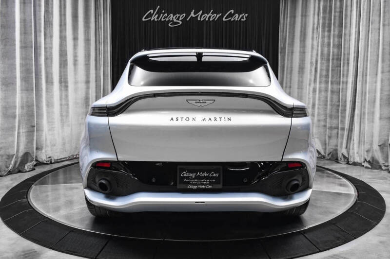 2022 Aston Martin DBX