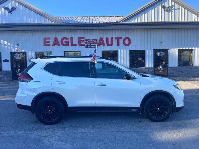 2018 Nissan Rogue SV's photo