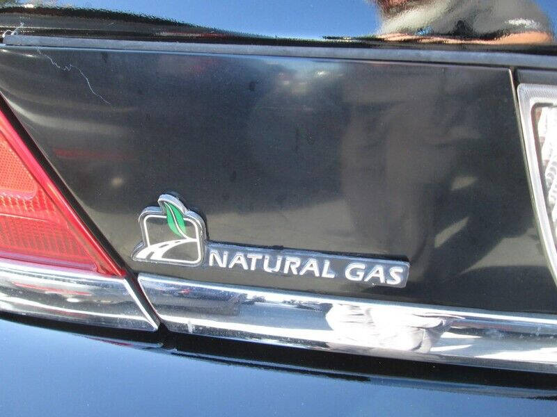 2004 Ford Crown Victoria S