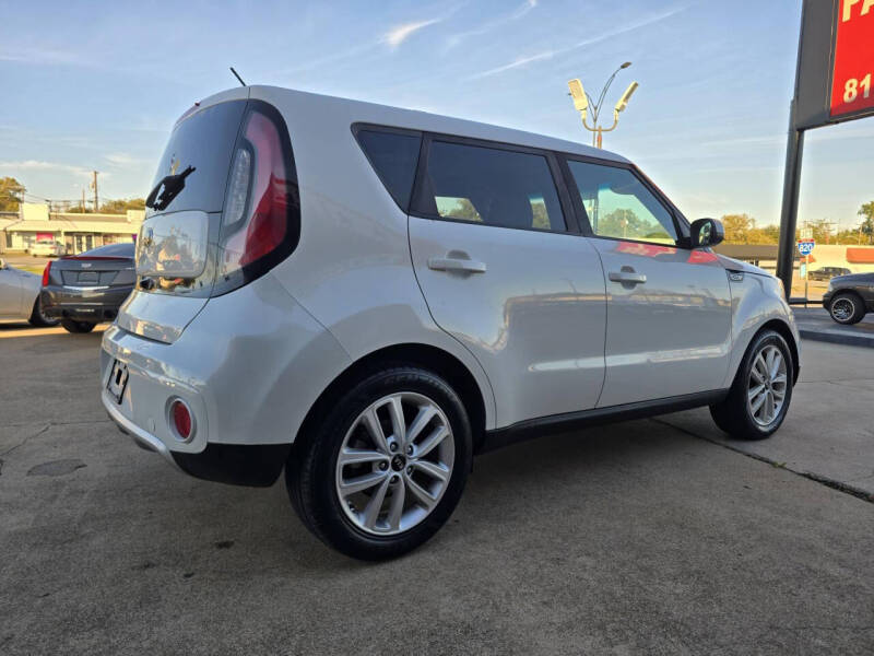 2017 Kia Soul +