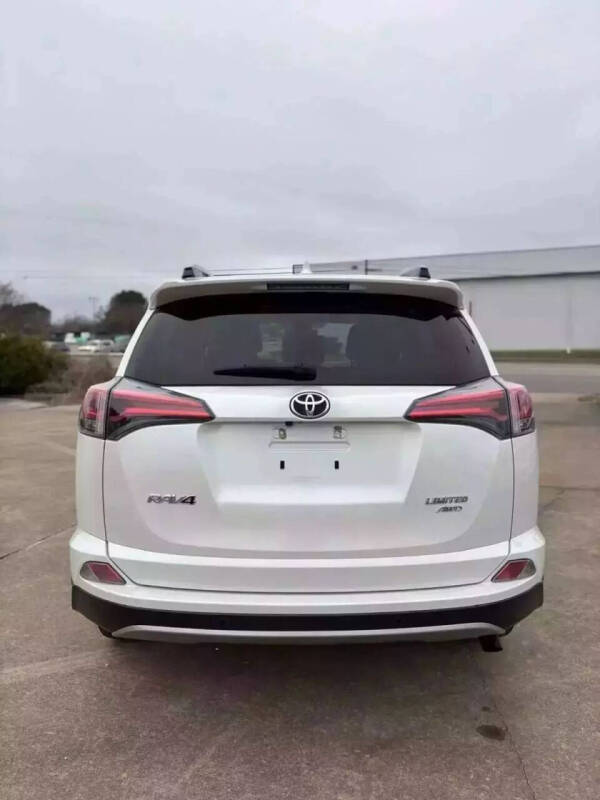 Image 10 of 2017 Toyota RAV4 Limited
