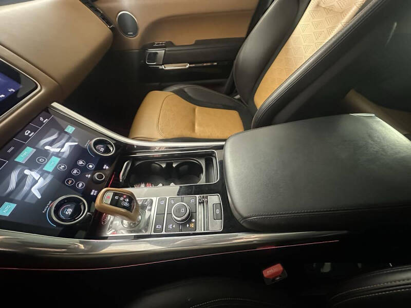 2020 Land Rover Range Rover Sport SVR