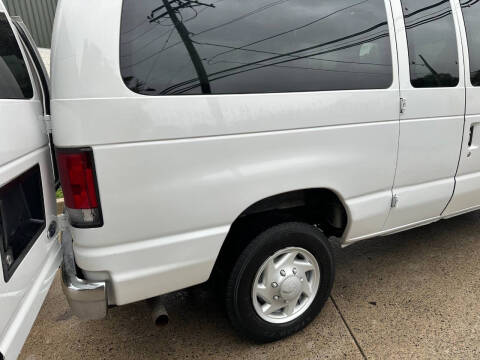 2001 Ford E-Series E-350 SD XLT