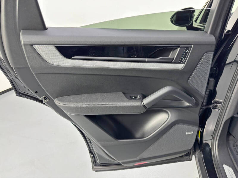 2024 Porsche Cayenne Coupe