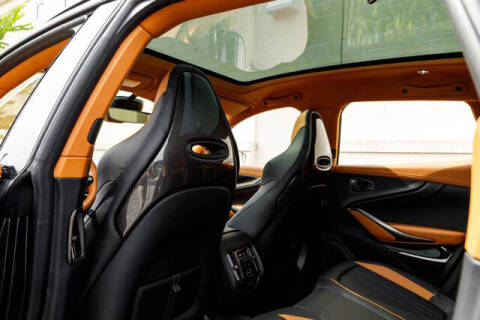 2025 Aston Martin DBX 707