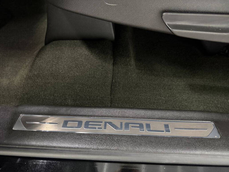 2017 GMC Yukon XL Denali