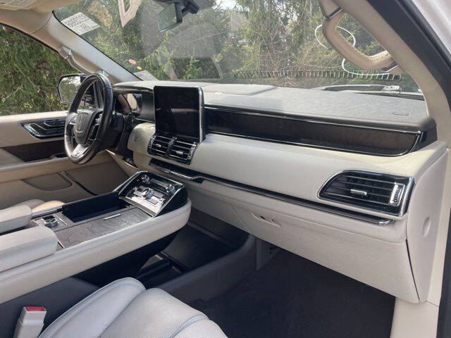 2019 Lincoln Navigator Select