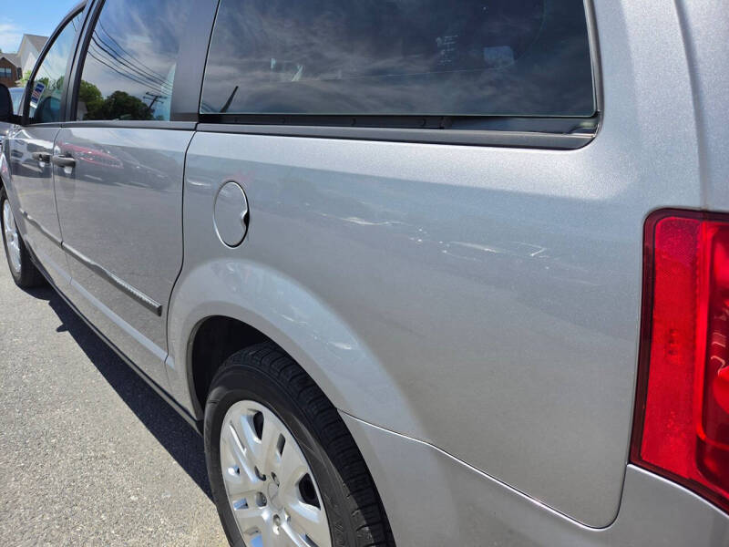 2016 Dodge Grand Caravan American Value Package