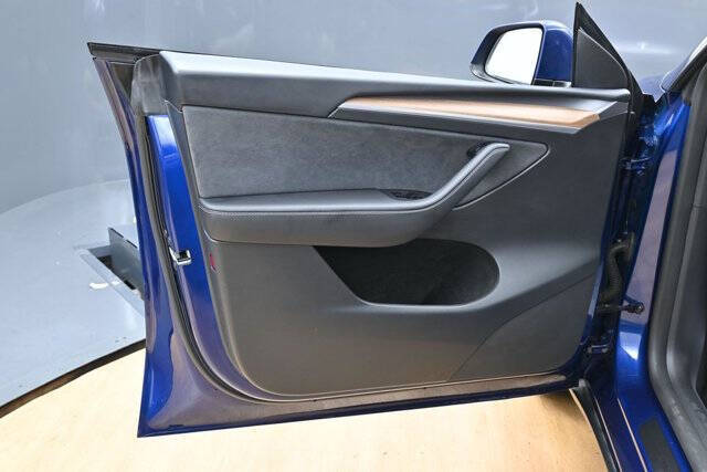 2025 Tesla Model Y Long Range