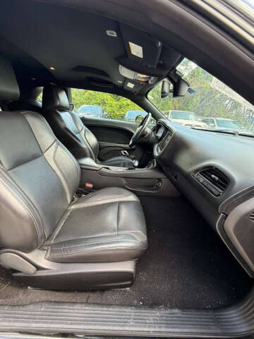 2021 Dodge Challenger SXT