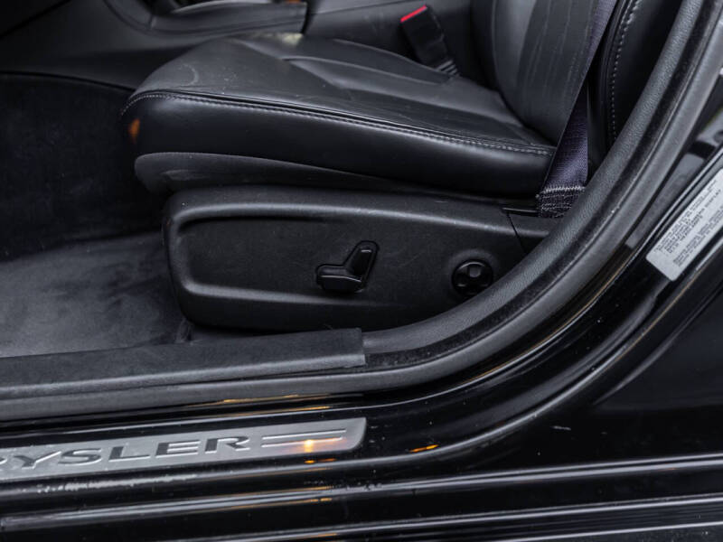 2016 Chrysler 300 C Platinum