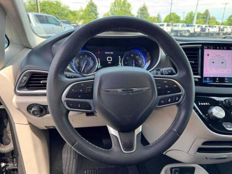 2023 Chrysler Pacifica Touring L