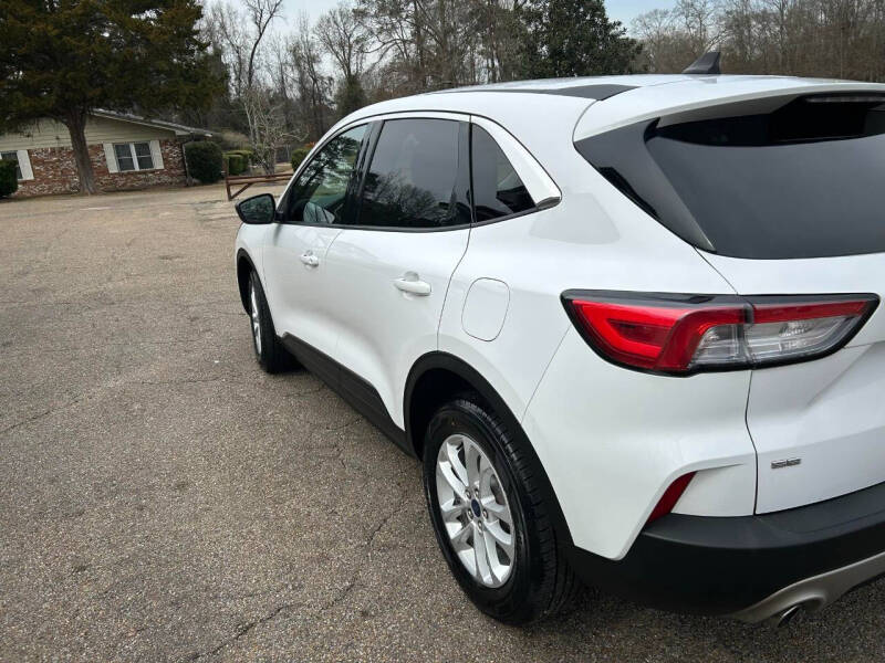 2022 Ford Escape Hybrid SE