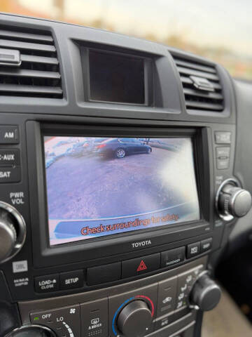 2012 Toyota Highlander SE