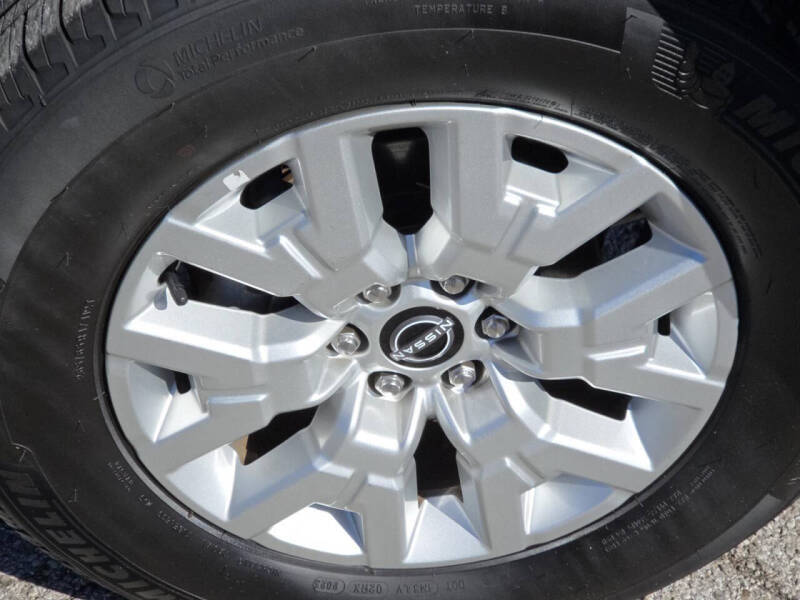 2023 Nissan Frontier SV