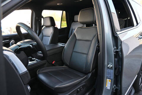 2025 GMC Yukon Elevation