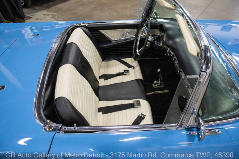 1957 Ford Thunderbird