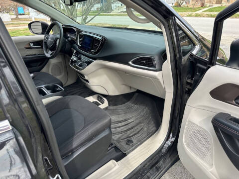 2017 Chrysler Pacifica Touring Plus