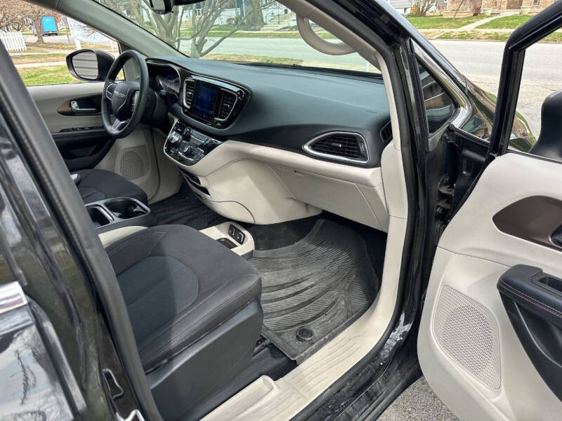 2017 Chrysler Pacifica Touring Plus