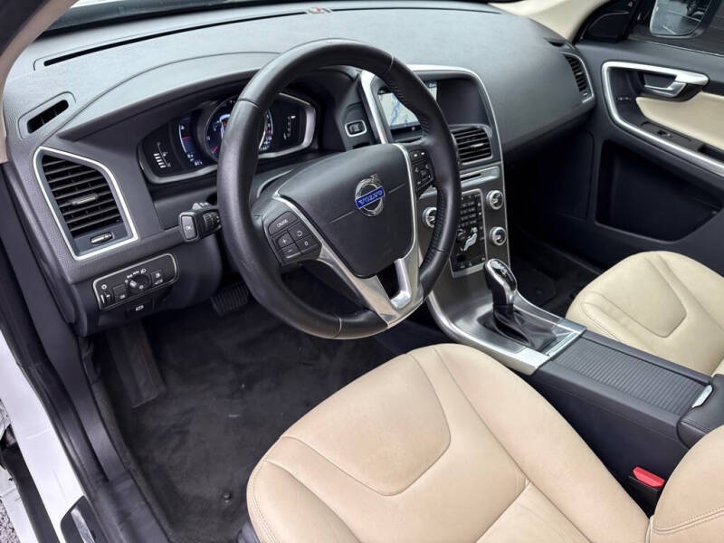 2016 Volvo XC60 T6 Drive-E