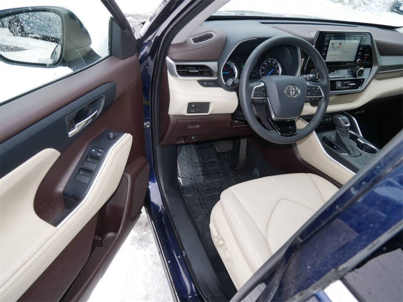 2021 Toyota Highlander Hybrid XLE