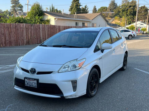2013 Toyota Prius for sale at ELYA MOTORS in Newark CA