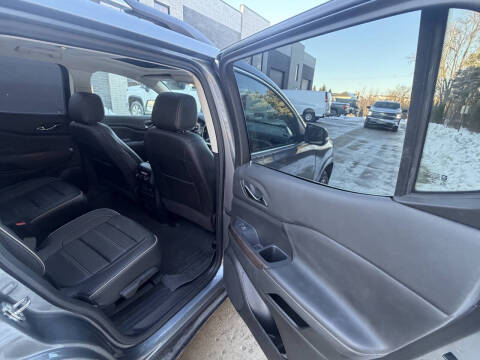 2022 GMC Acadia Denali