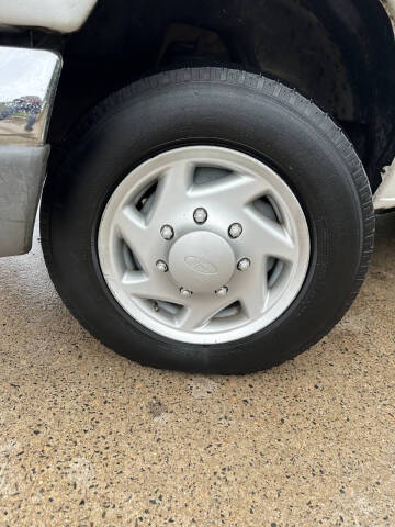 2001 Ford E-Series E-350 SD XLT