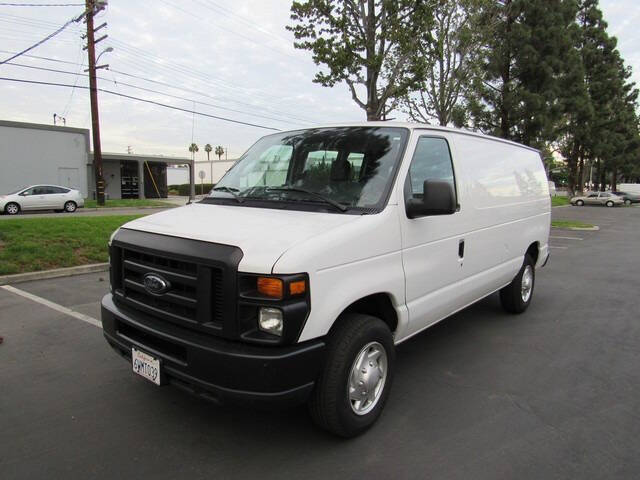 2009 Ford E-Series Econoline Van Commercial's photo