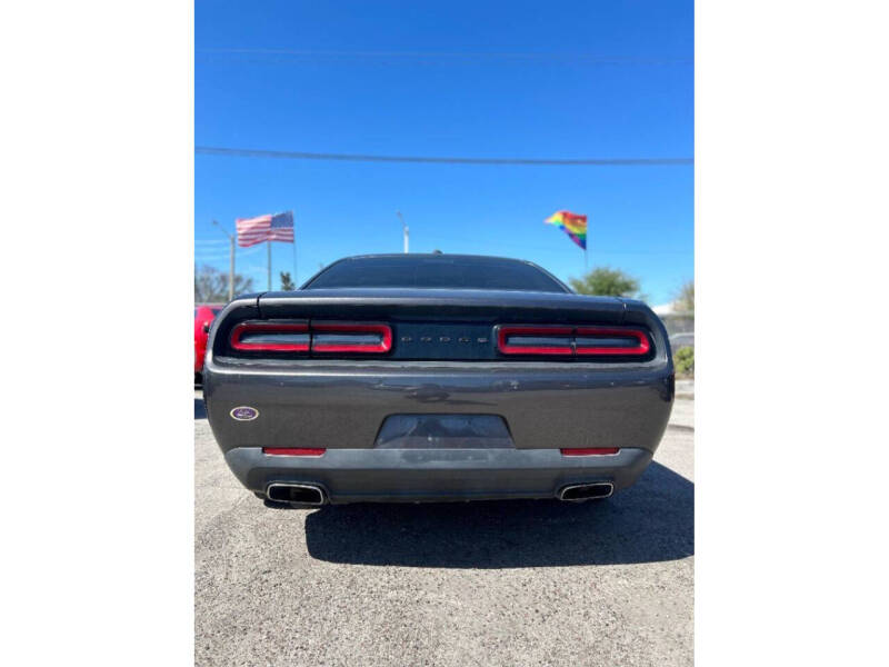 2016 Dodge Challenger SXT