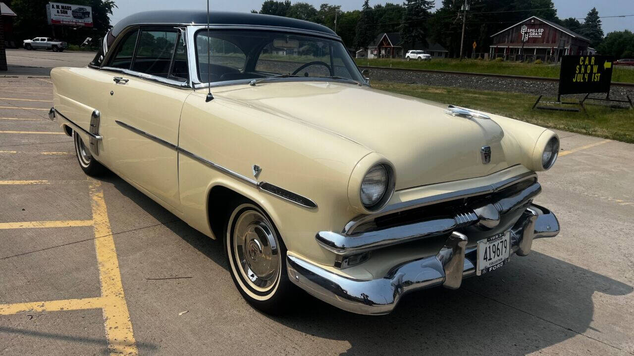 1953 Ford Crestline 4