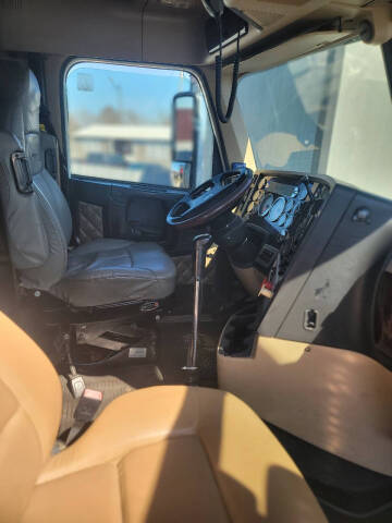 2013 Freightliner SD122 CORONADO