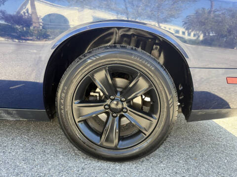 2014 Dodge Challenger SXT