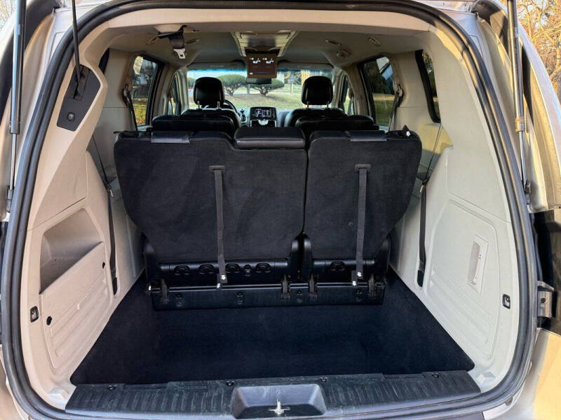 2014 Chrysler Town and Country Touring