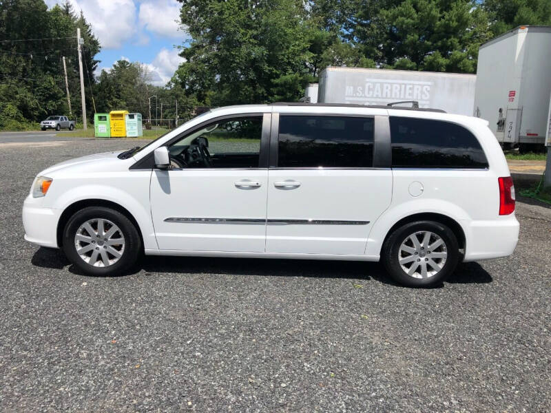 Perrys Auto Sales & SVC Car Dealer in Northbridge, MA