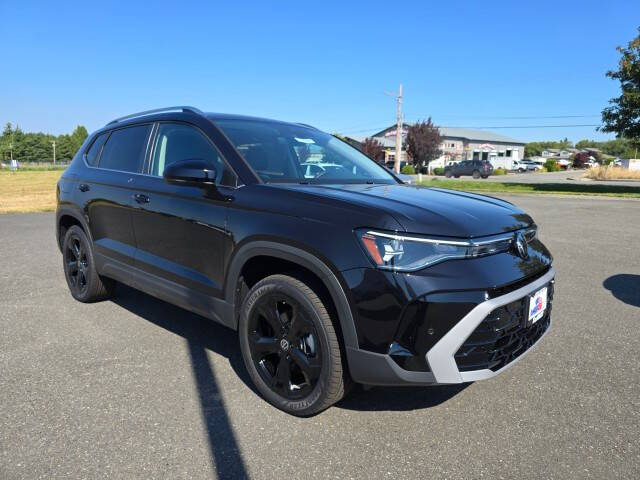 2025 Volkswagen Taos SEL's photo