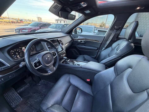 2019 Volvo XC90 T6 Momentum