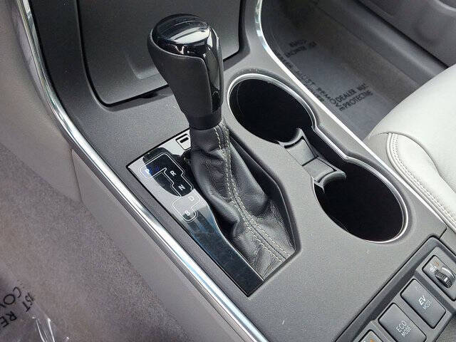 2016 Toyota Camry Hybrid XLE