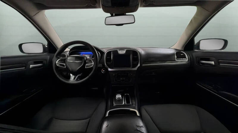 2018 Chrysler 300 Touring