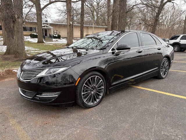 2016 Lincoln MKZ Hybrid's photo