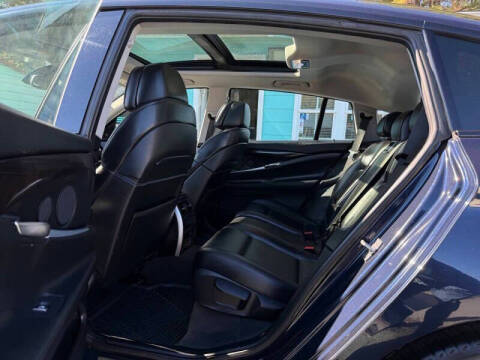 2012 BMW 5 Series 550i xDrive Gran Turismo