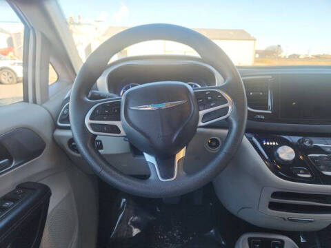 2017 Chrysler Pacifica Hybrid Touring Plus