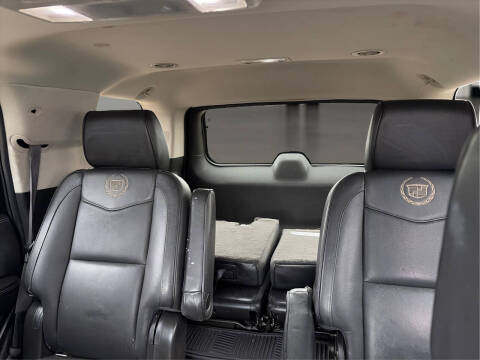 2013 Cadillac Escalade Platinum Edition