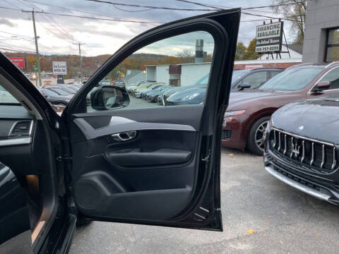 2016 Volvo XC90 T6 Momentum