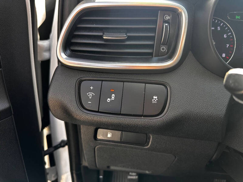 2019 Kia Sorento S V6