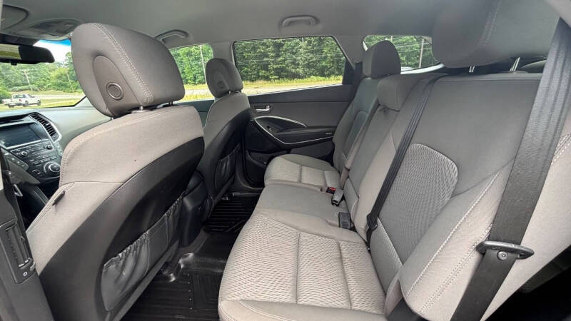 2017 Hyundai Santa Fe SE