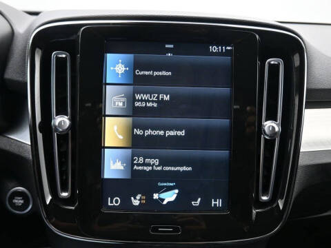 2021 Volvo XC40 T5 Momentum